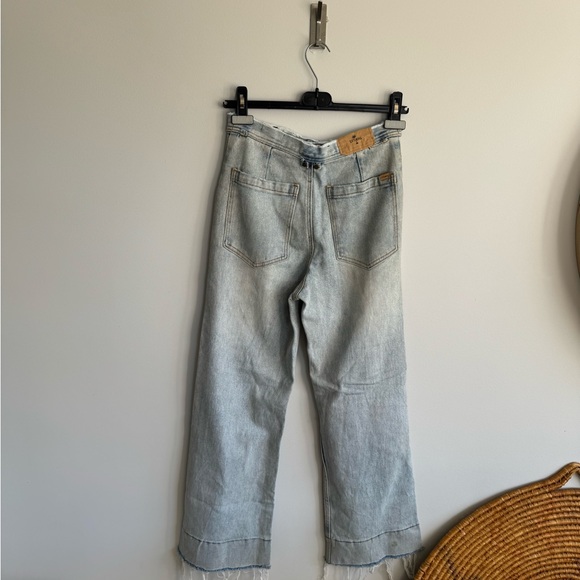 Thrills Elle size 4 high rise /flare bottom cotton denim… - Picture 2 of 8